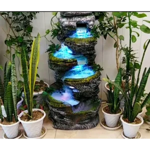 آبنما صخره‌ طبقاتی کوچک