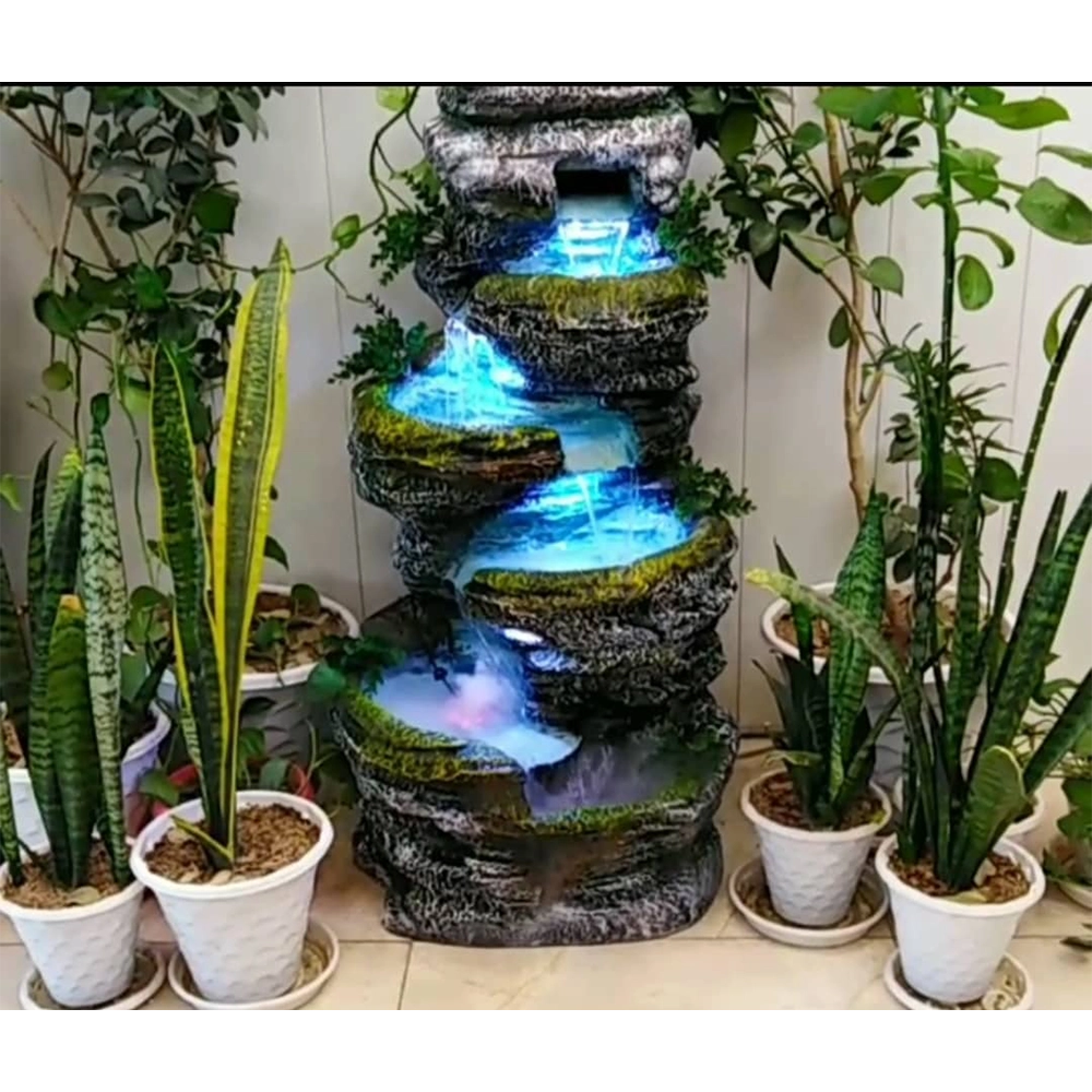 آبنما صخره‌ طبقاتی کوچک